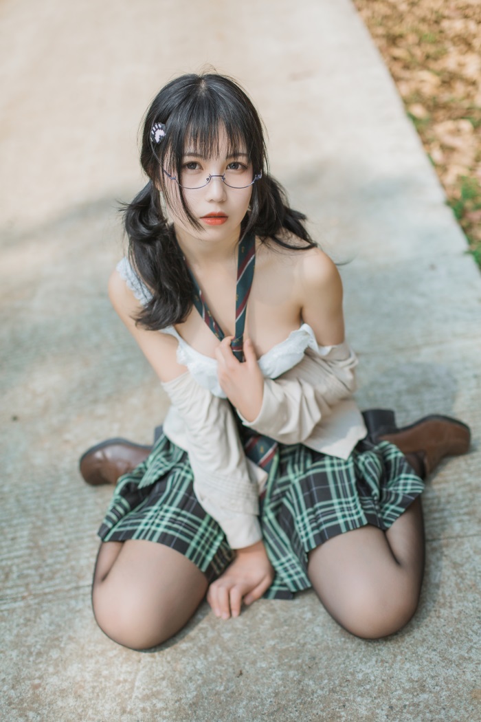 网红Coser@逐月SU—乡间小路 [45P/283MB] 网红Coser-第2张