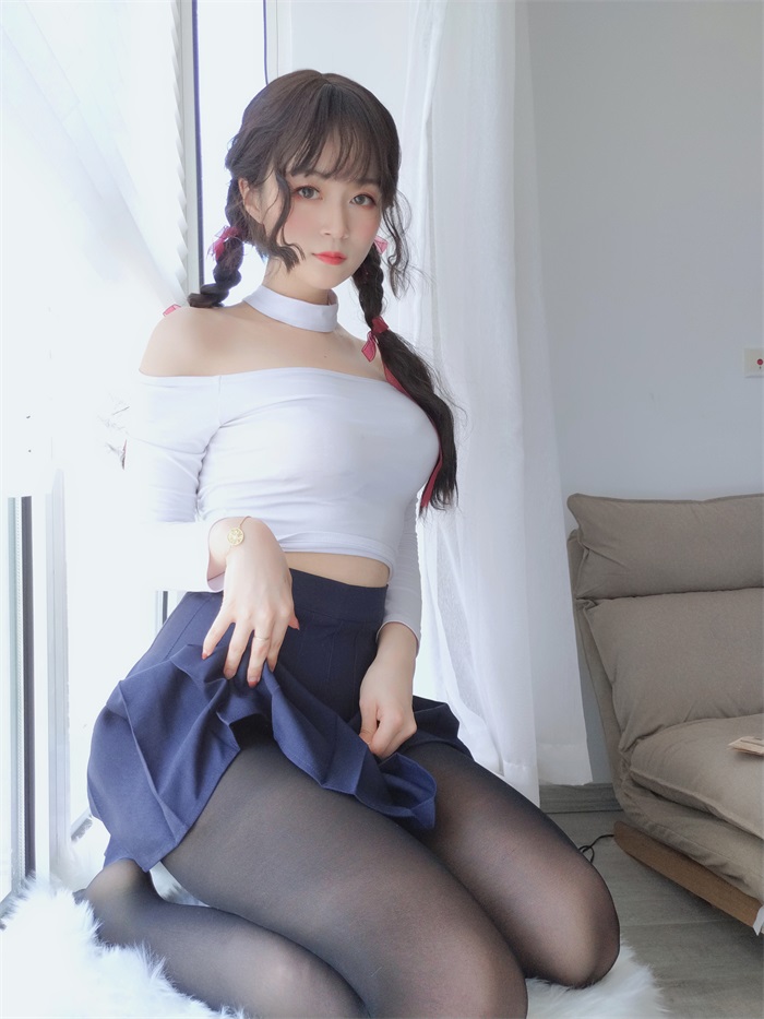 网红Coser@白银81_邻家大姐姐的黑丝 [45P/1V/223MB] 网红Coser-第2张