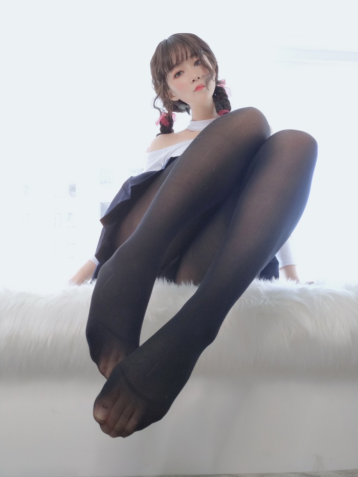 网红Coser@白银81_邻家大姐姐的黑丝 [45P/1V/223MB] 网红Coser-第3张