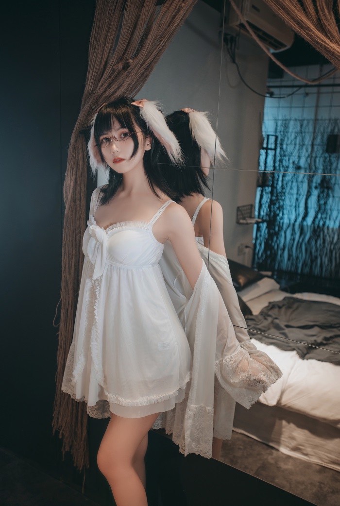 网红Coser @逐月SU—睡衣兔子 [28P/125MB] 网红Coser-第1张