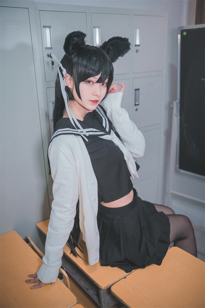 网红Coser @铁板烧鬼舞w 爱宕jk [12P/127MB] 网红Coser-第1张