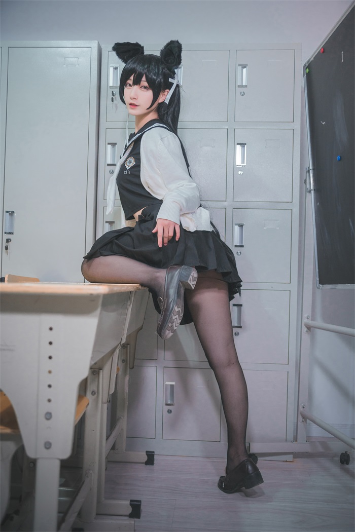 网红Coser @铁板烧鬼舞w 爱宕jk [12P/127MB] 网红Coser-第2张