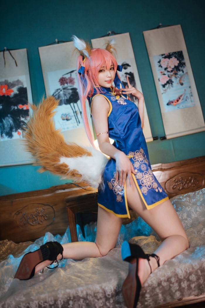 网红Coser@铁板烧鬼舞w 玉藻前旗袍 [12P/127MB] 网红Coser-第3张