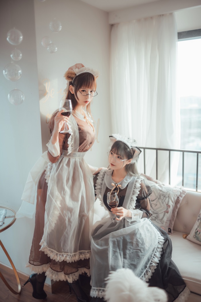 网红Coser@铁板烧鬼舞w&爱老师&奶文 透明女仆 [34P/278MB] 网红Coser-第2张