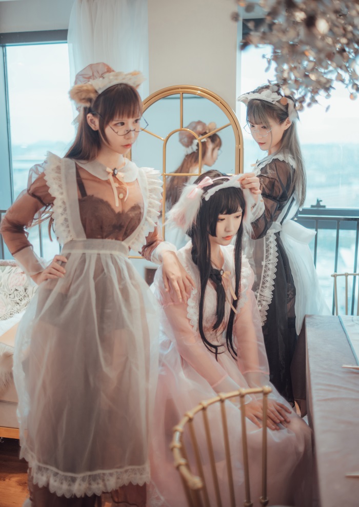 网红Coser@铁板烧鬼舞w&爱老师&奶文 透明女仆 [34P/278MB] 网红Coser-第1张