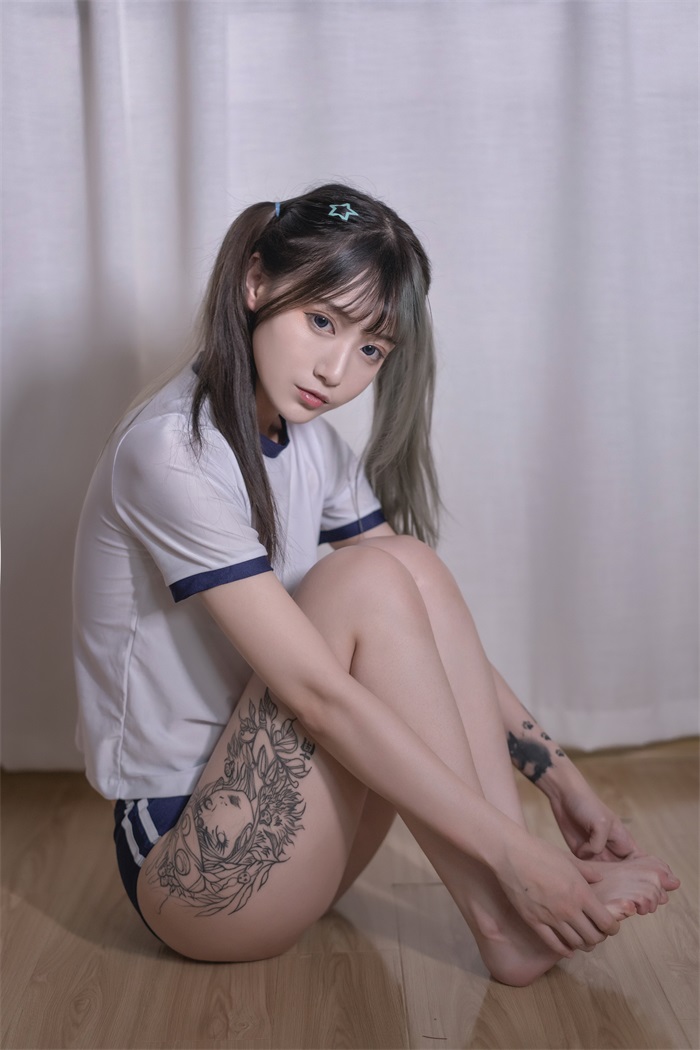 网红Coser@铁板烧鬼舞w 体操服 [18P/236MB] 网红Coser-第3张