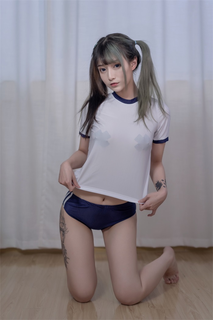 网红Coser@铁板烧鬼舞w 体操服 [18P/236MB] 网红Coser-第4张