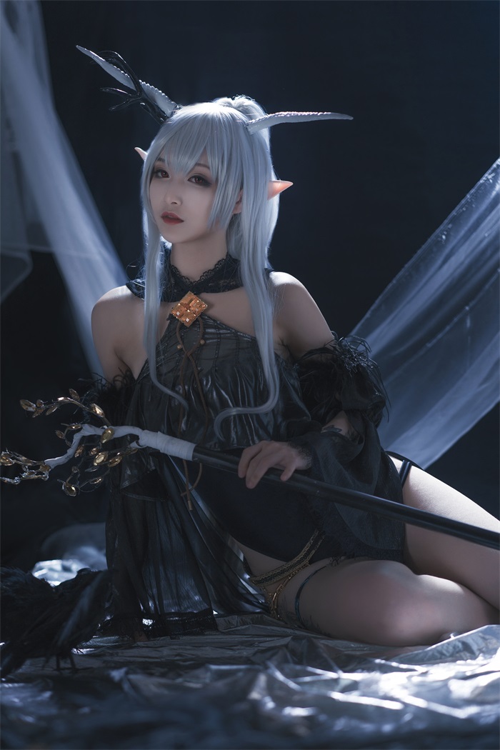 网红Coser@铁板烧鬼舞w 闪灵 [18P/207MB] 网红Coser-第1张