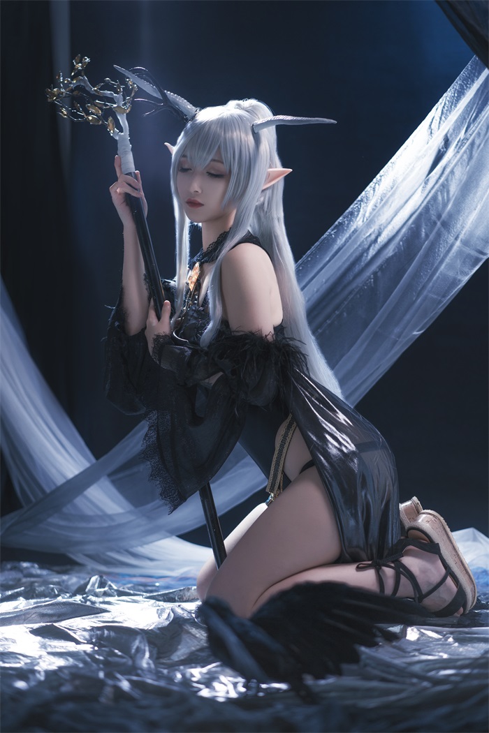 网红Coser@铁板烧鬼舞w 闪灵 [18P/207MB] 网红Coser-第3张