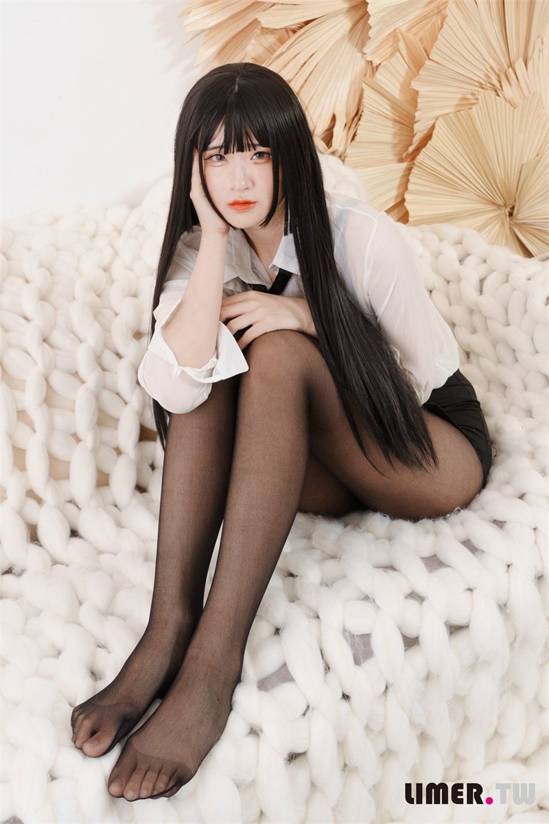 网红Coser@霜月shimo 玛修女仆 [14P/131MB] 网红Coser-第1张