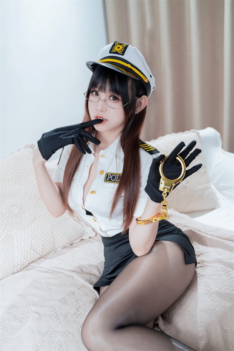 动漫博主@miko酱ww 18 – 缠绕女警 [46P/477MB] 网红Coser-第2张