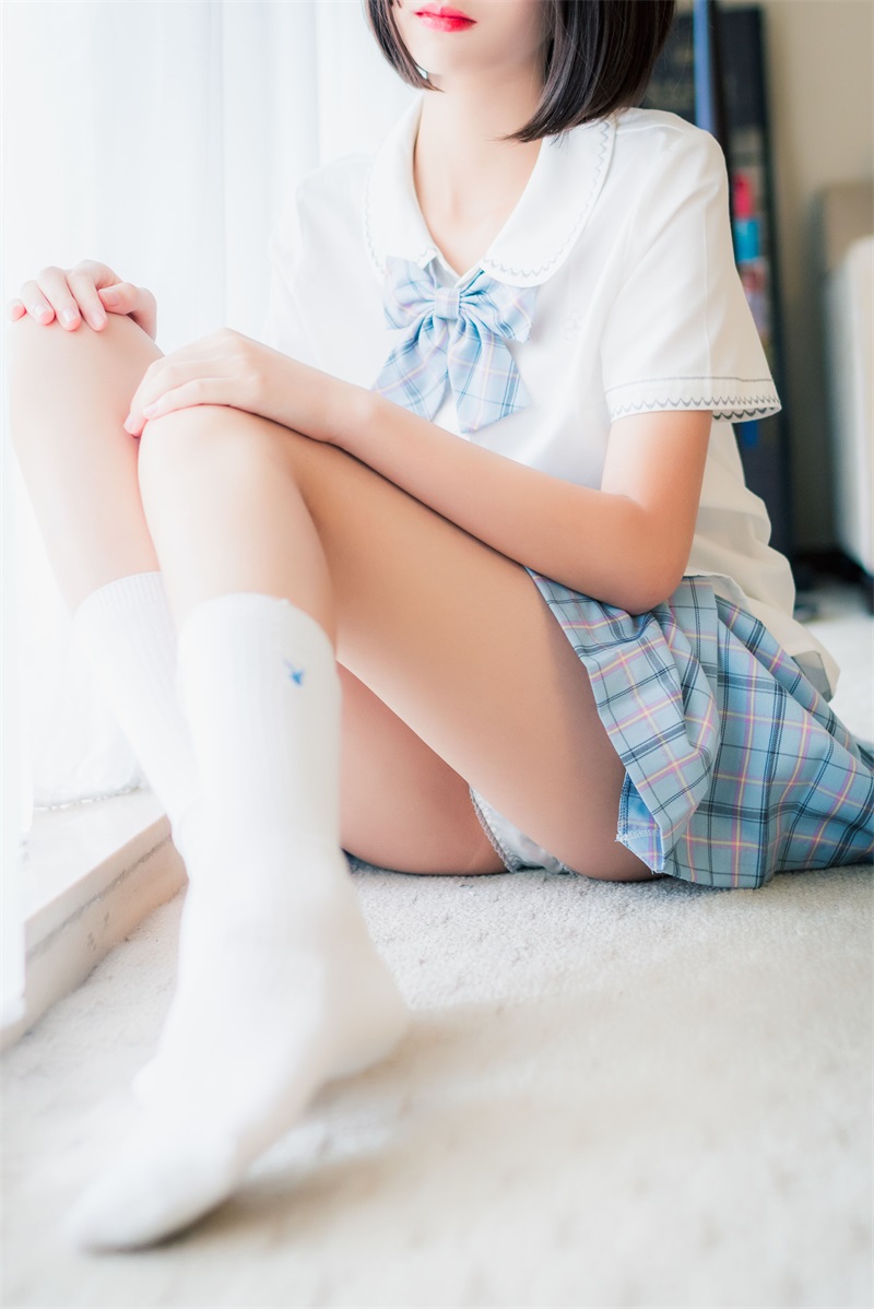 网紅Coser@清纯妹字西瓜 – 白袜私房[45P/333MB] 网红Coser-第1张