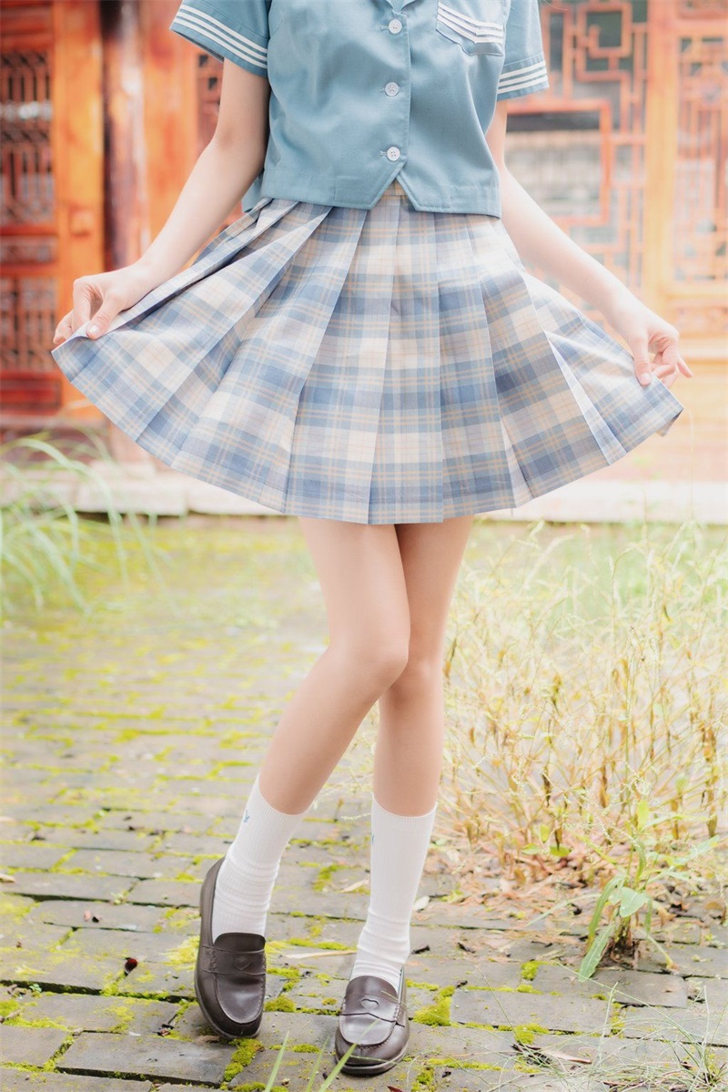 网紅Coser@清纯妹字西瓜 – 丽江写真JK户外[44P/325MB] 网红Coser-第1张