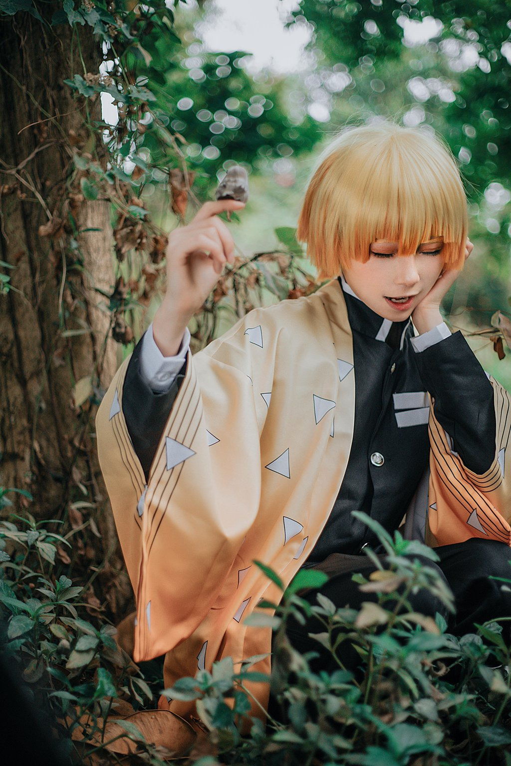 人气Coser@Kitaro_绮太郎 NO.060 鬼灭之刃 我妻善逸[30P-104MB] 网红Coser-第3张