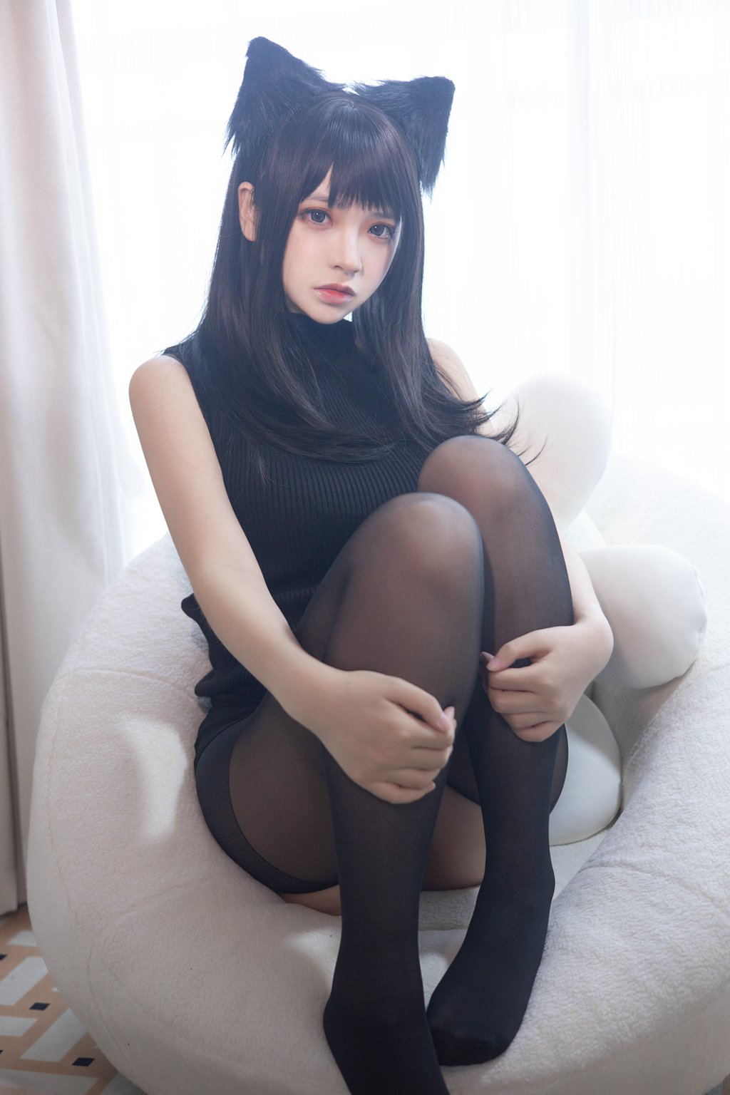 网紅Coser@疯猫ss 2022新春生日本01 黑毛衣少女 [80P/1.18G] 网红Coser-第2张