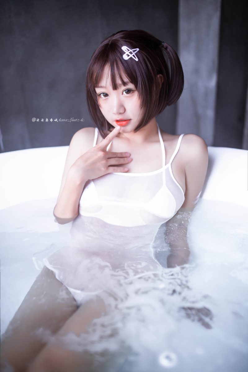 人气Coser@柒柒要乖哦 激凸死库水X白色Spa [34P/164MB] 网红Coser-第1张