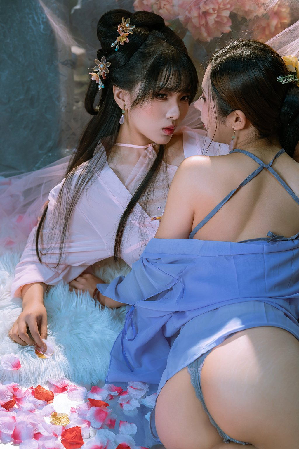 颜值博主@轩萧学姐 绸缎 [23P/1V/325MB] 网红Coser-第4张