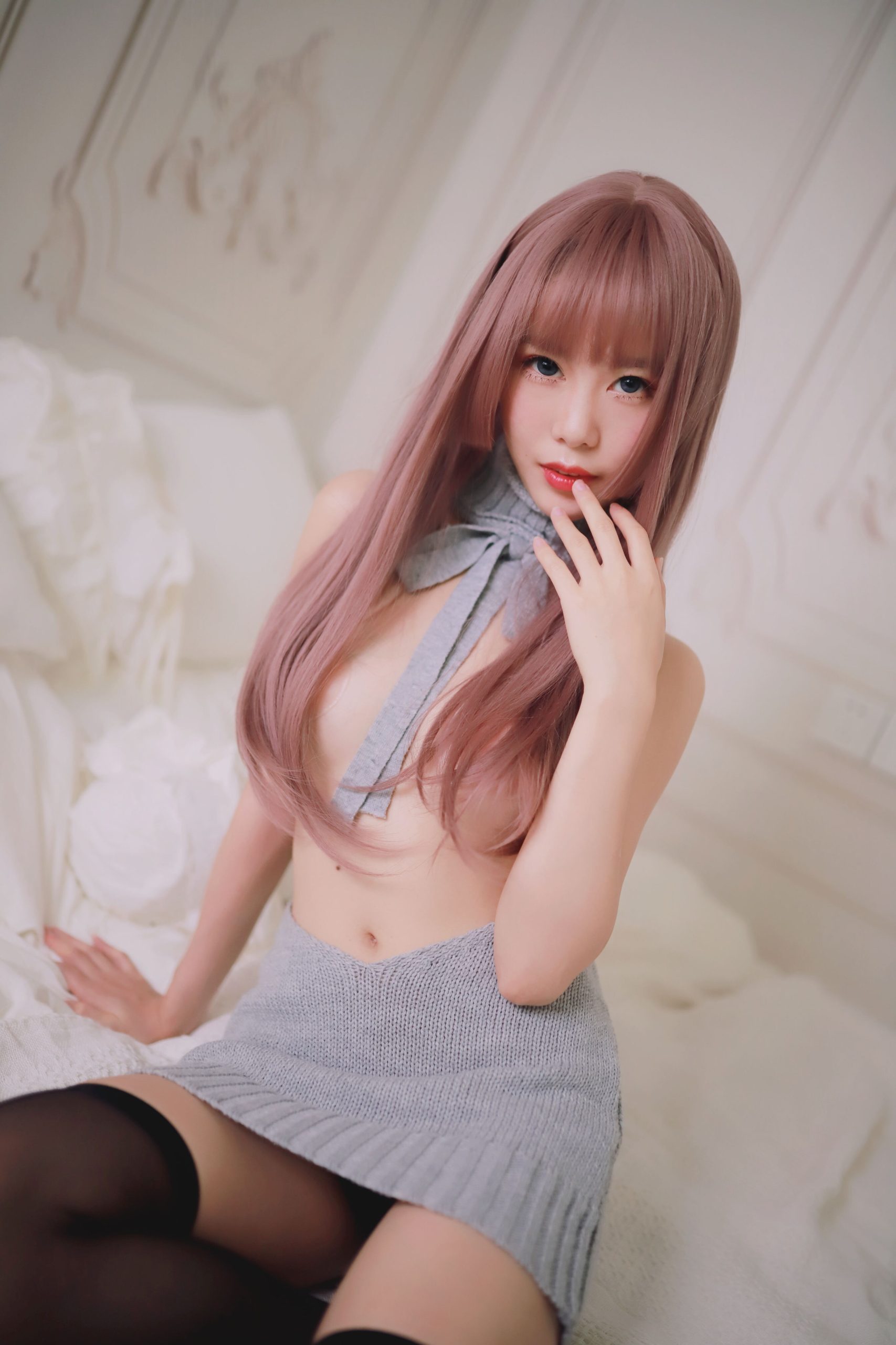 网紅Coser@抖娘-利世 漏背毛衣 [30P/276MB] 网红Coser-第3张