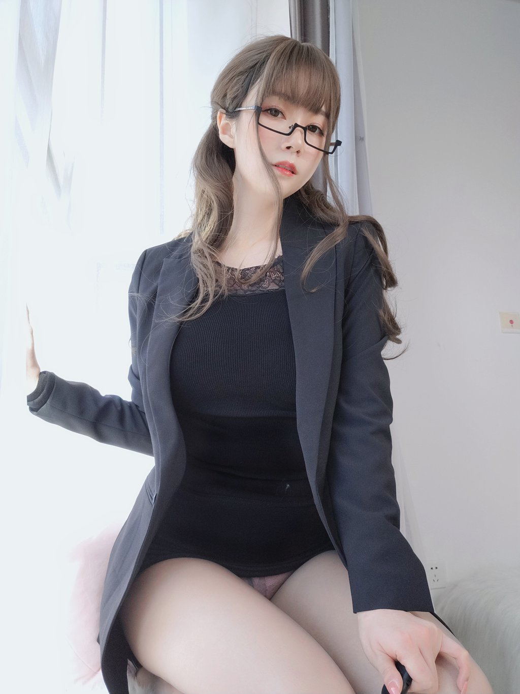 人气动漫Coser@白银81_ 黑西服 [143P1V930MB] 网红Coser-第2张