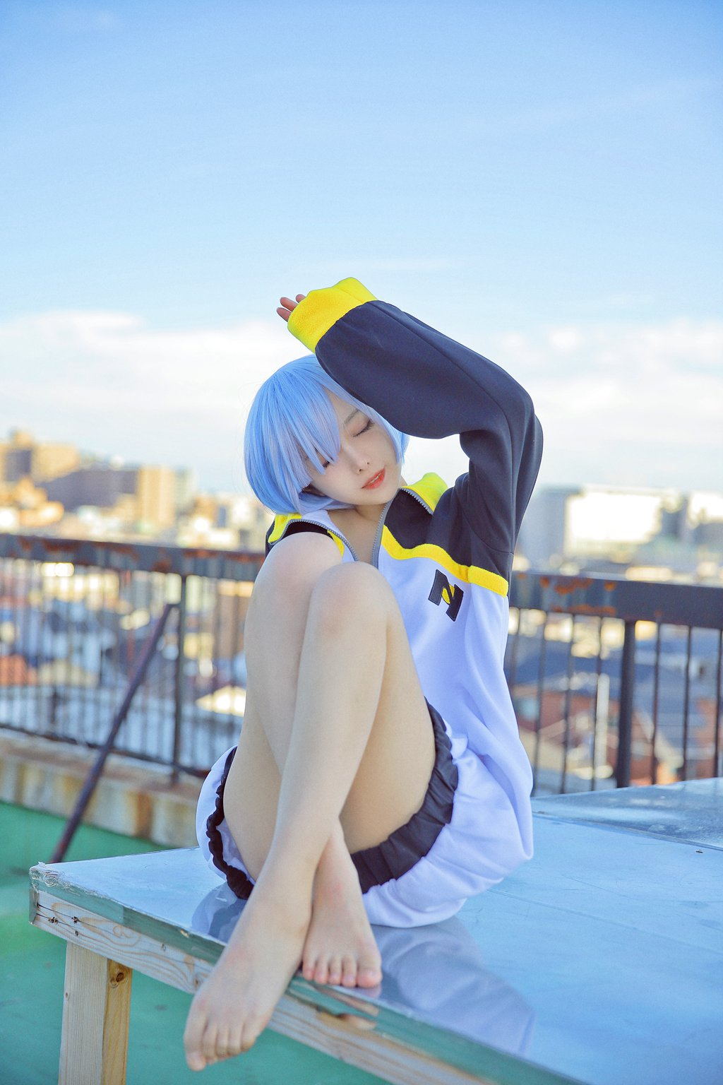 人气动漫Coser@Shika小鹿鹿 蕾姆天台[12P/35MB] 网红Coser-第4张