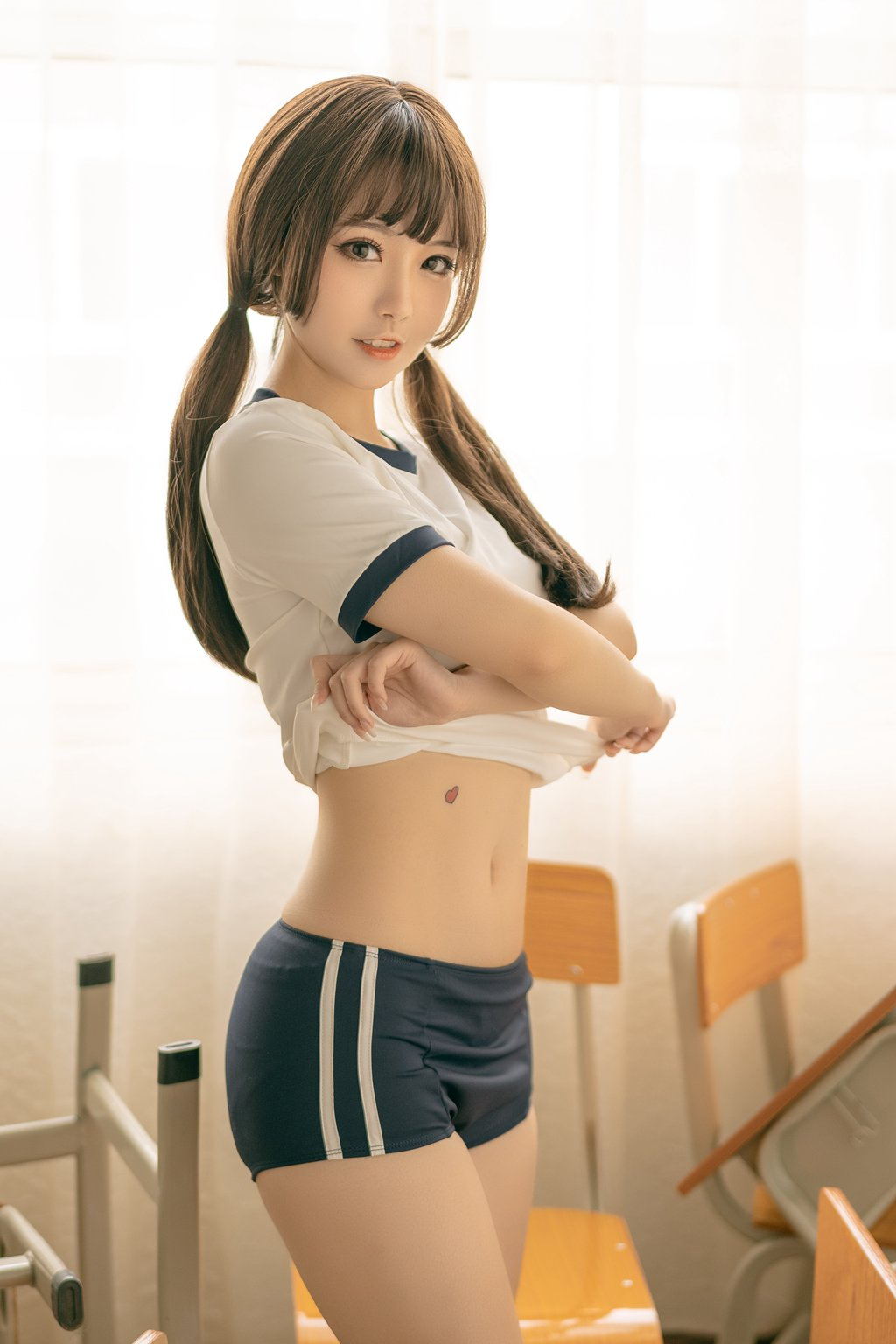 人气Coser@桃良阿宅 体操服 [35P/297MB] 网红Coser-第2张